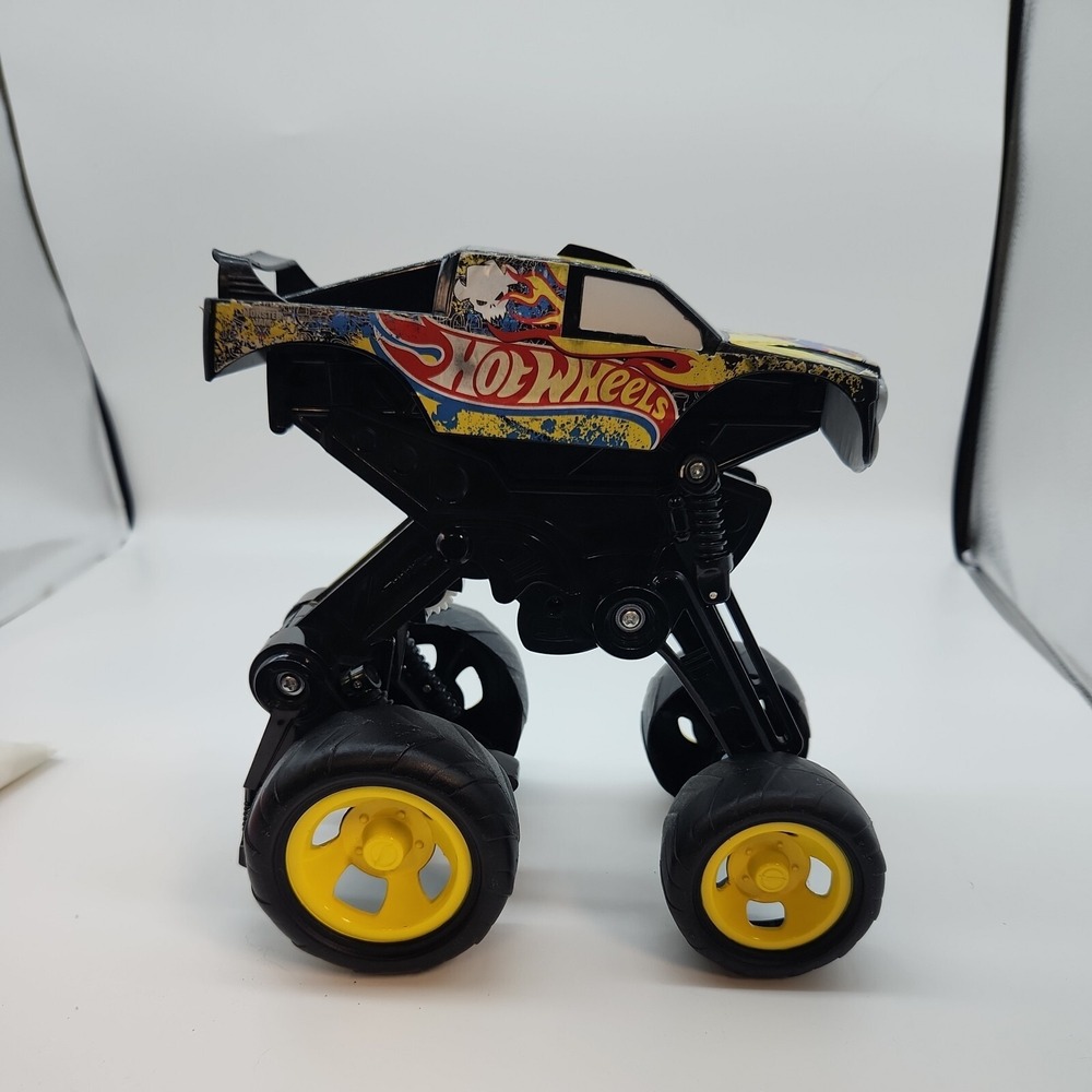 Vintage‎ Hot Wheels Decade of Maximum Destruction Series Mega Air Jumper EUC